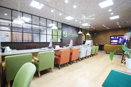 イースマイル博多店