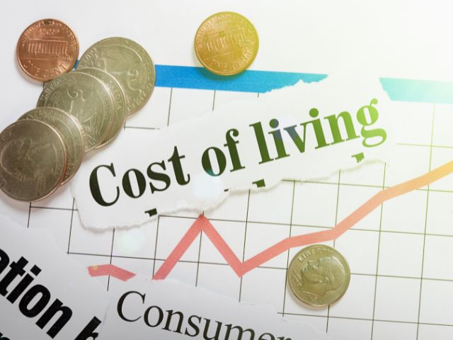 一人暮らしの生活費、どれぐらいかかる？